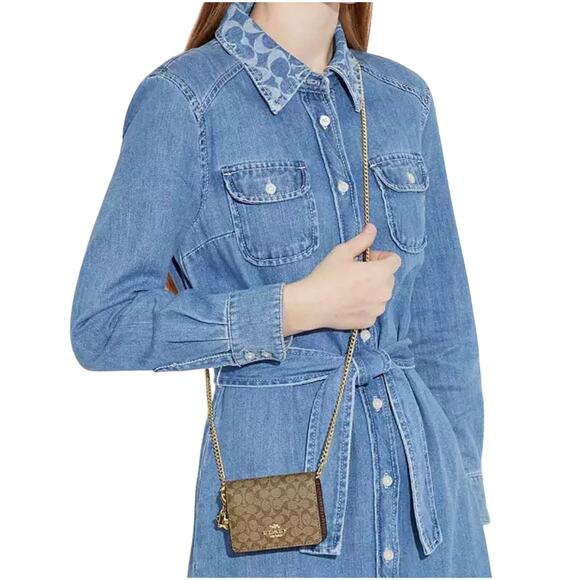 COACH BOXED MINI WALLET ON A CHAIN IN SIGNATURE COATED CANVAS & SMOOTH LEATHER - Picture 7 of 7